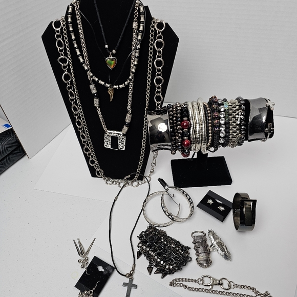 Gothic and Punk Style Jewelry Lot! 🖤 - Picture 3 of 9